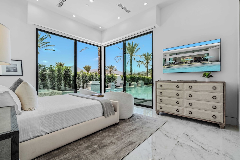 Sleeps 54 3 Luxury Villas w/ Pool + Spa, Pickleball Bravo by Avantstay