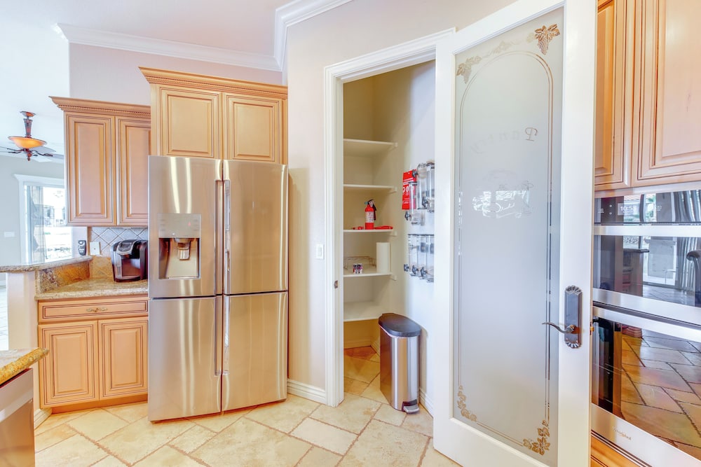 Spacious Luxe Home w/ Lake Access in Fort Mohave!
