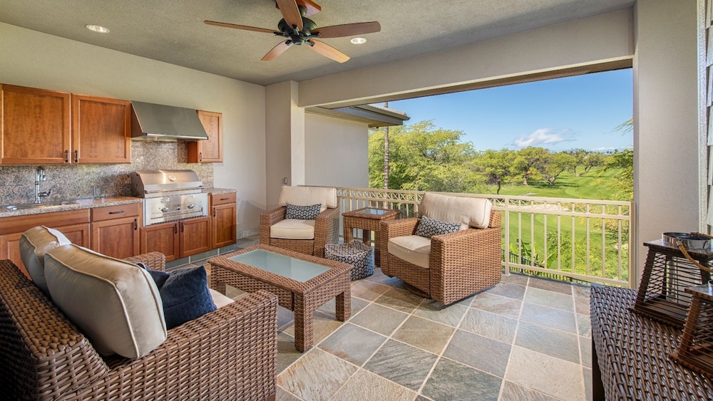Spacious Townhome - Stunning Golf Course Views - Pool & Fitness- Vrkcv