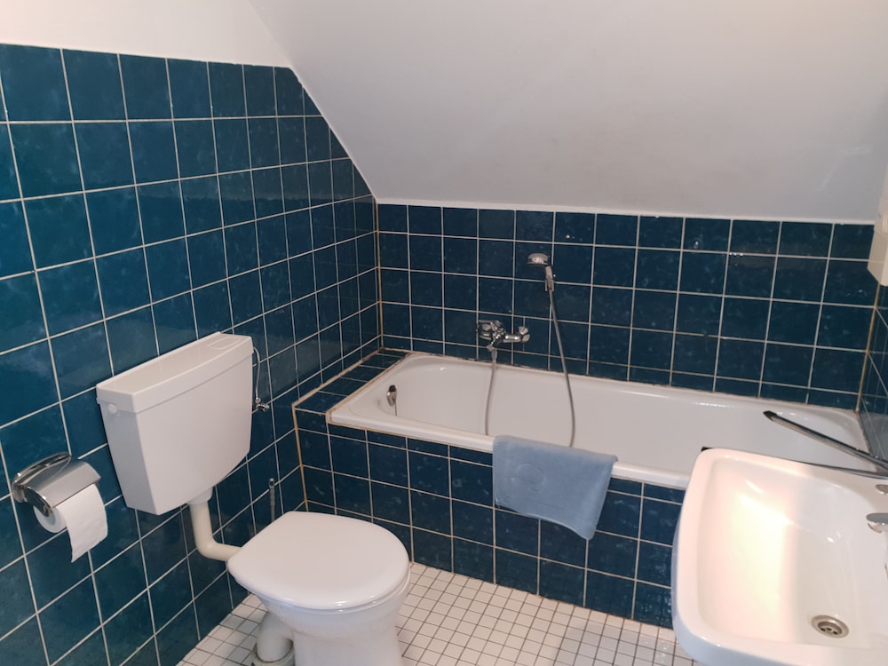 Monteurzimmer Hoffmann en Wirges — bathroom