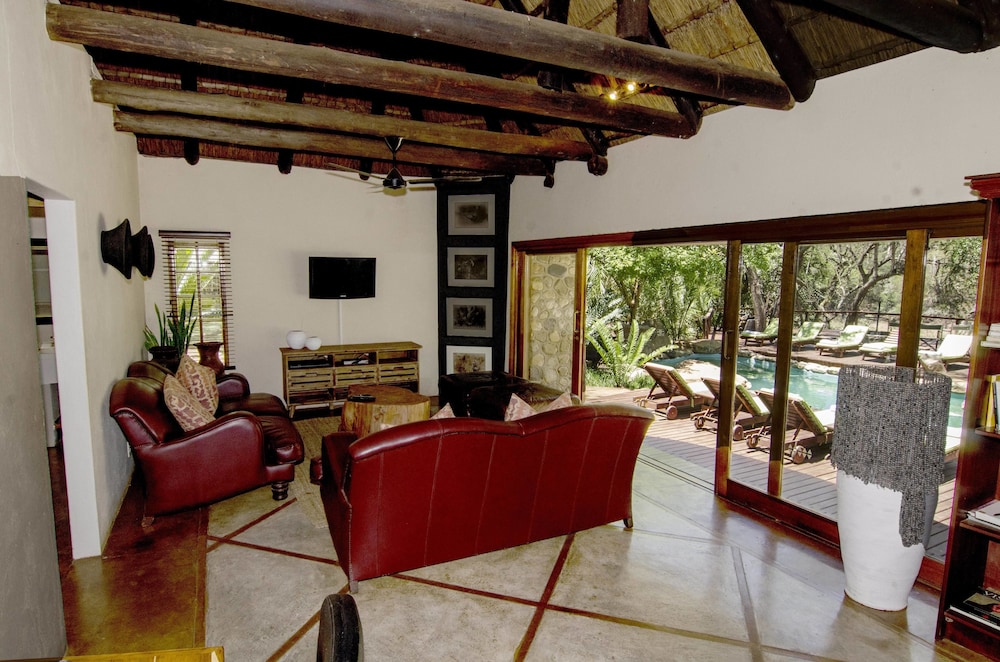 Amakhosi Safari Lodge and SPA