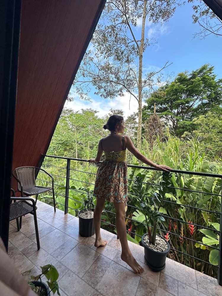 Yarumo Lodge Río Celeste Black Chalets