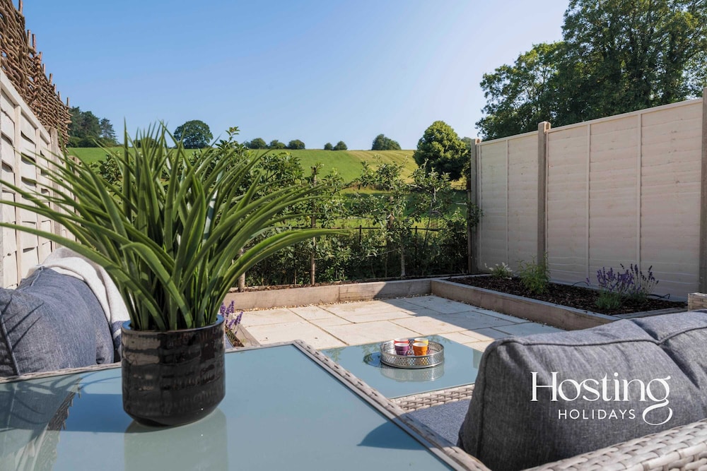 Cosy Countryside Cottage With Incredible Views view 4
