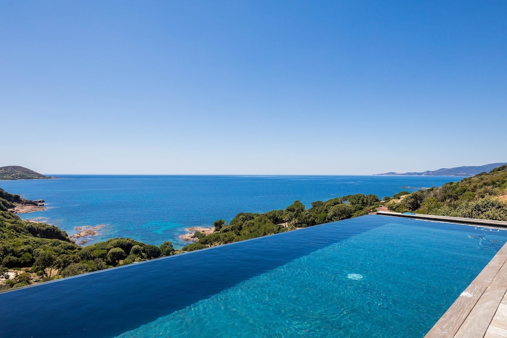 Architect Villaproperty Sea View Close to the Beaches