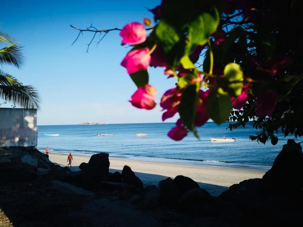 La Perla de Farallon Bed and Breakfast