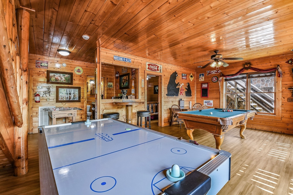 Extravagant View 3 Bedrooms 3 Bathrooms Cabin