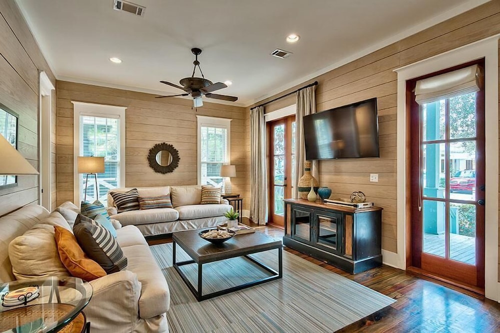 Ocean 52 3 Bedroom Holiday Home by Five Star Properties