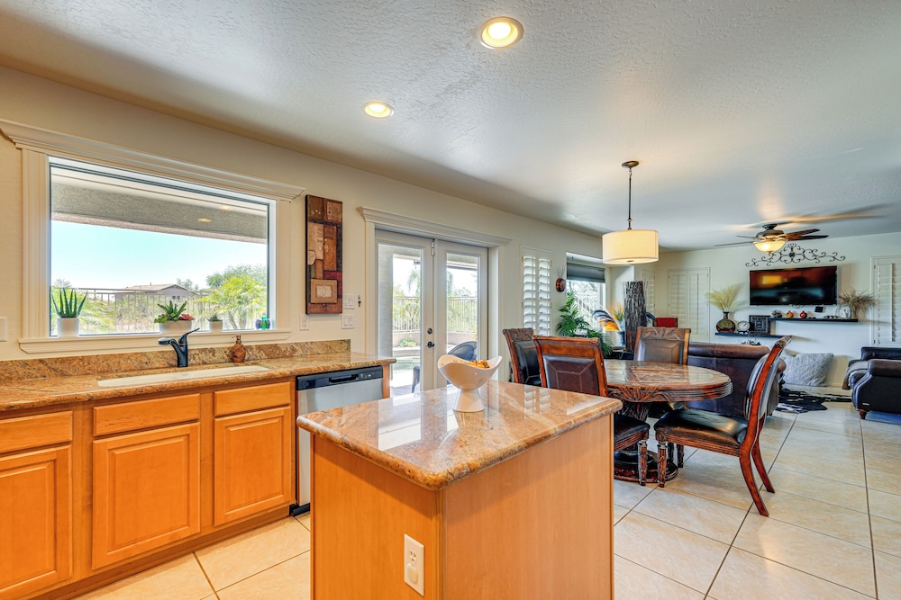 Spacious Family Oasis in Cave Creek!