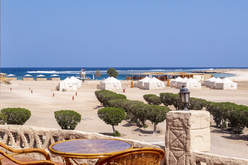 Marsa Nakari Village
