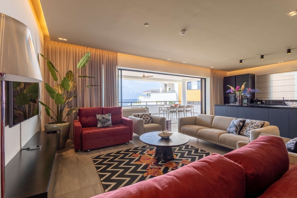 NEW Luxury Ocean View Stay at The Shore Blue Bay