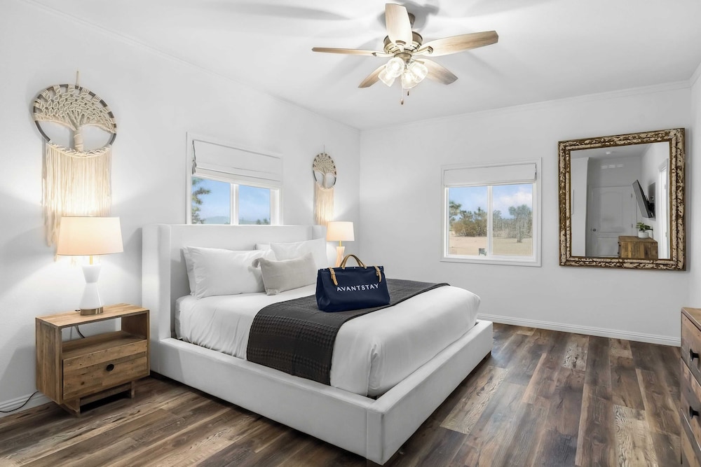 Pool, Spa, Pickleball & Piano Near Pioneertown Harmony House by Avantstay