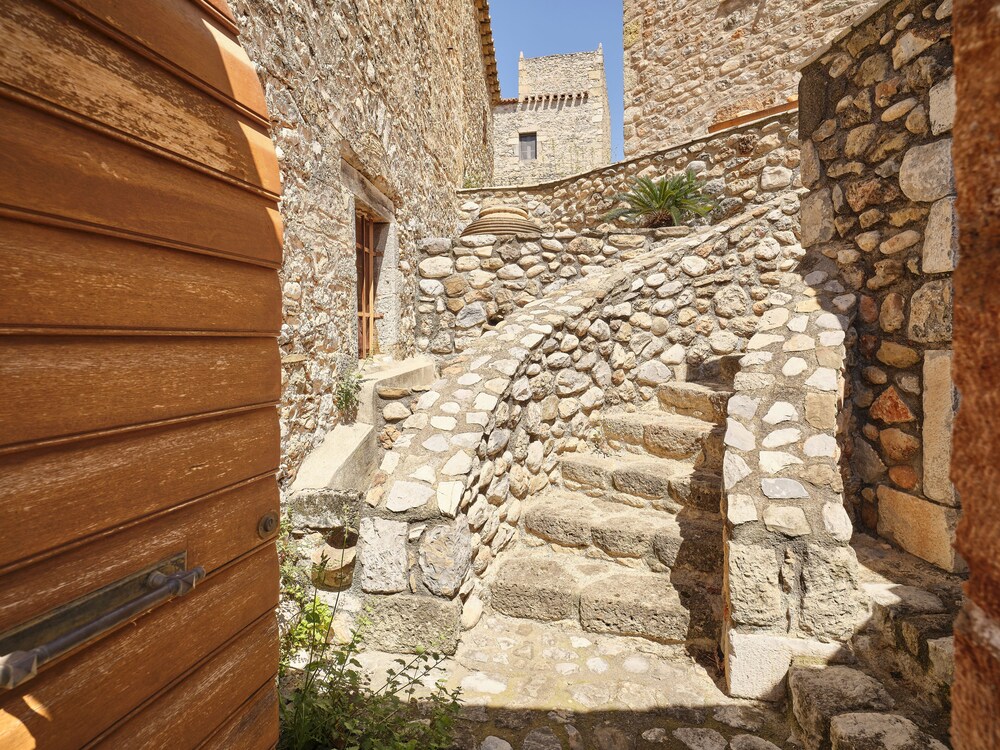 Petreas Tower view 3