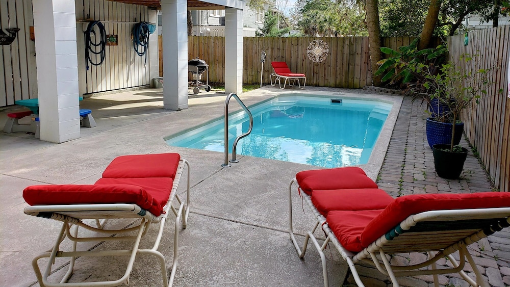 1313 6th Avenue - Rest A Shore