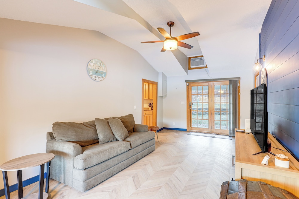 Lakefront Salem Retreat - Fish, Swim, Kayak & More