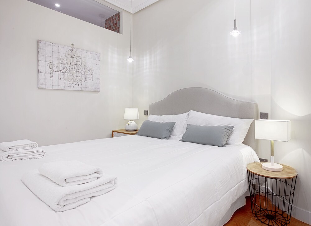 Cozy & Bright 1 Bd Apartm one Step Away Form Retiro Park. Retiro III view 2