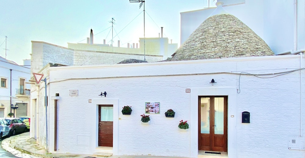 Hotel Trulli Fenice Alberobello - Image 1