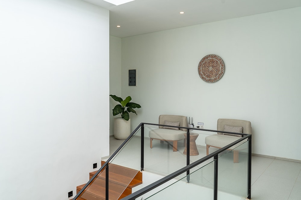Sunrise City View Villa 9 Bedrooms with a Heated Private Swimming Pool view 3