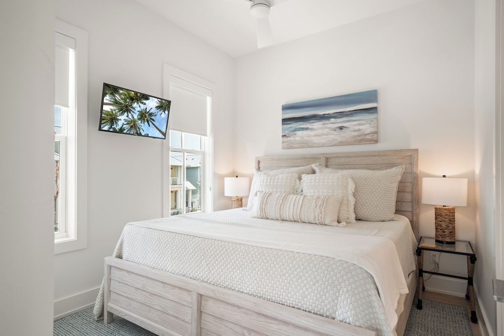 Serenity Shore 305 SOU