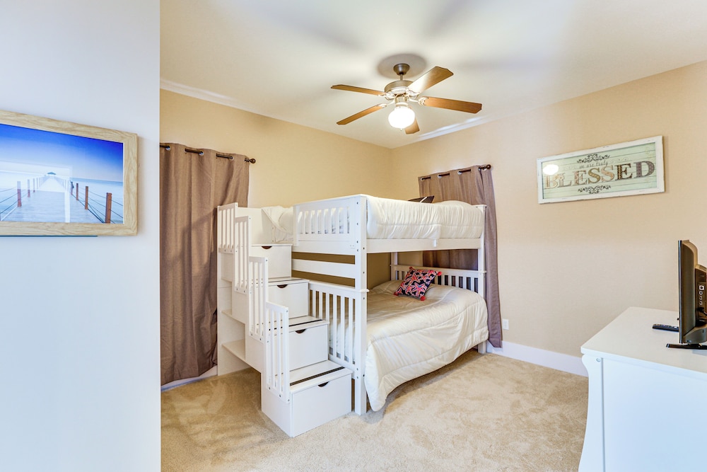 Resort-style Port St Joe Escape ~ 3 Mi to Downtown
