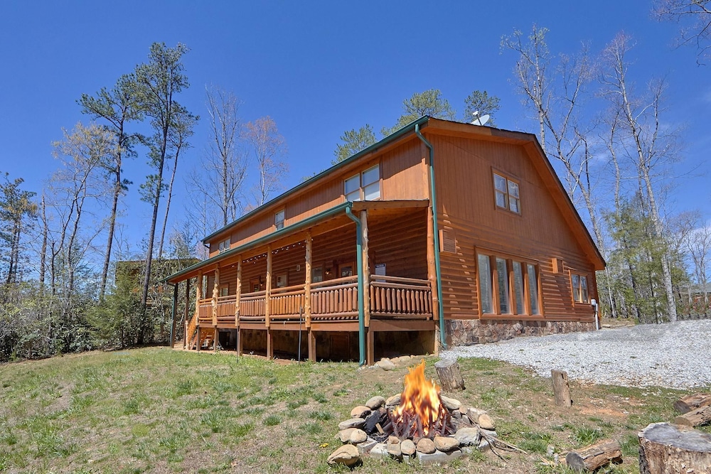 Sweet Tranquility Pool Lodge Apartment 4