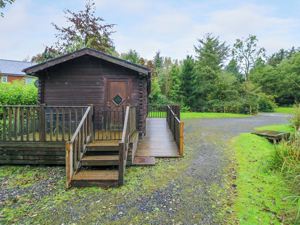 Lakeside Lodge