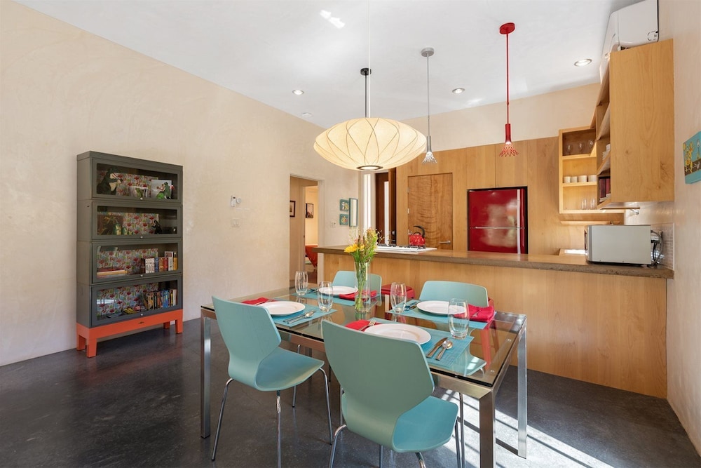 Casa Godzilla - Atomic Style in the Heart of Santa Fe view 5