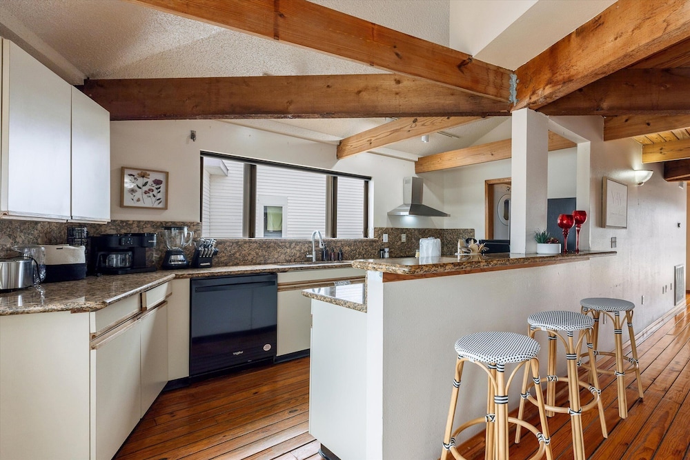 The Blue Pentagon 3 Bedroom Home