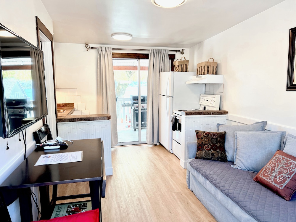 Peachland Beach Resort