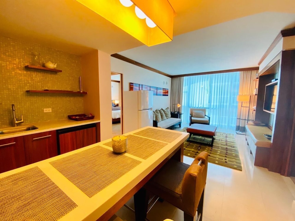 Carillon Miami Beach Private Suites
