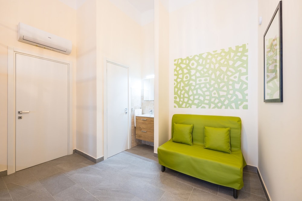 Central Station Housing - Apartment 1 by Wonderful Italy