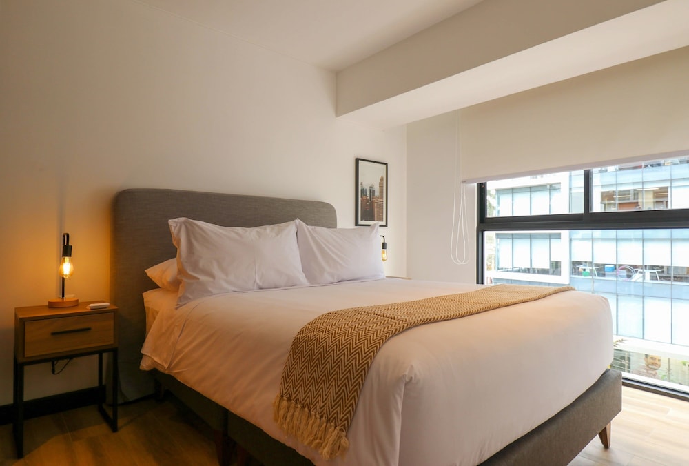 w Prestigious 2BR w Amazing Deco in San Isidro