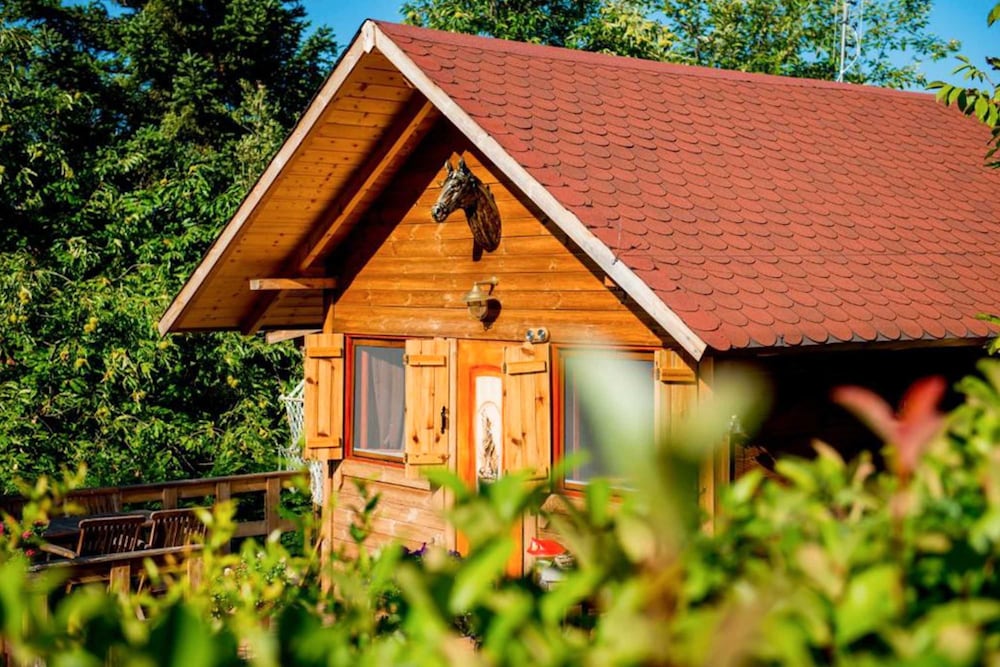 Kedra Village Chalet - Cozy Mountain Retreat