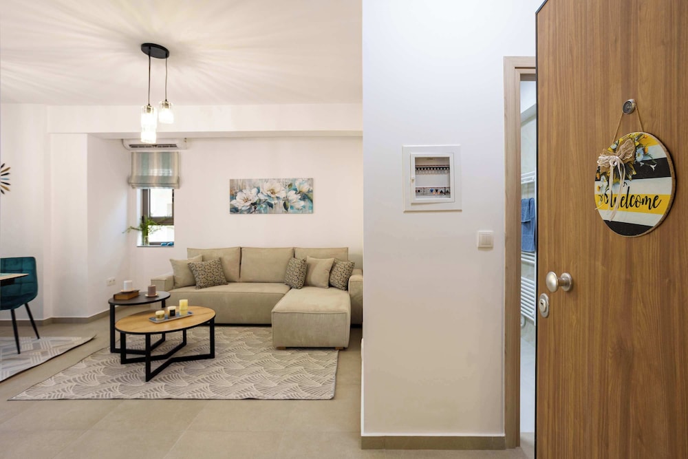 Artemis Sky Suite - Sea Escape With Mountain View