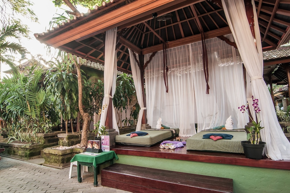 Bounty Hotel
