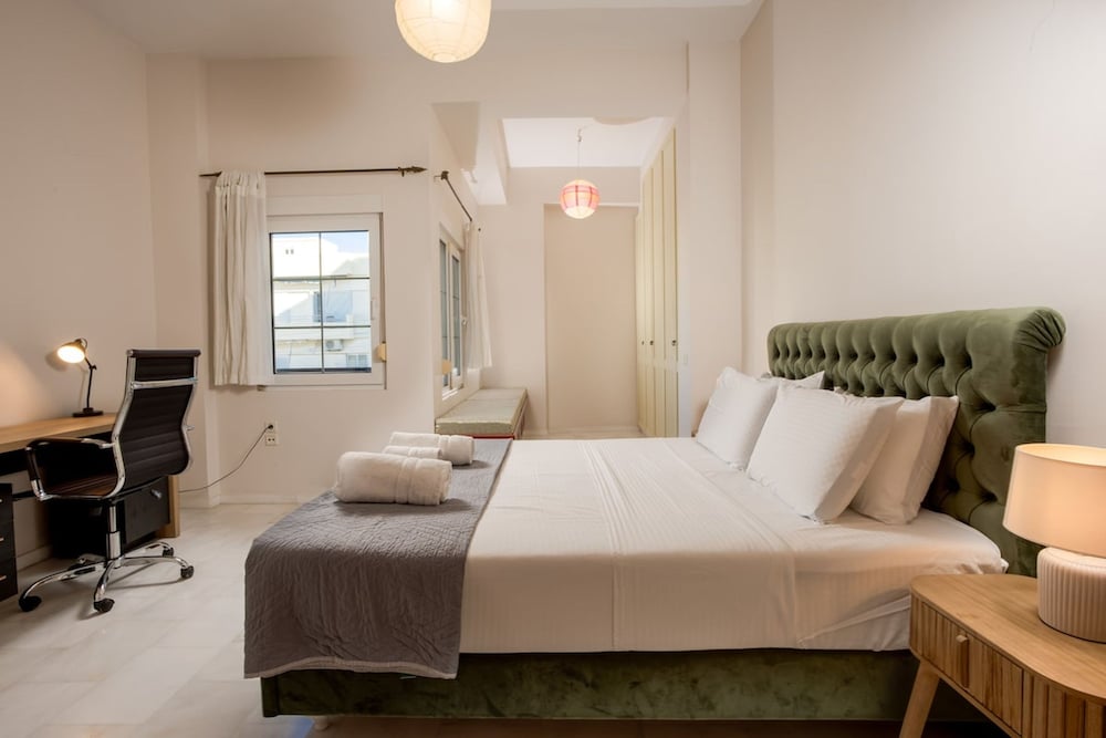 The White Marble Luxury City Apt