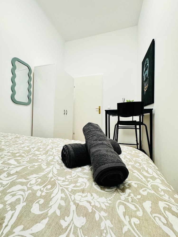 Stylish 4BR Apt Near Westbahnhof