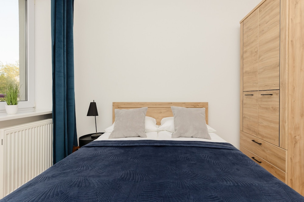 Apartment Wojciechowskiego by Renters view 3