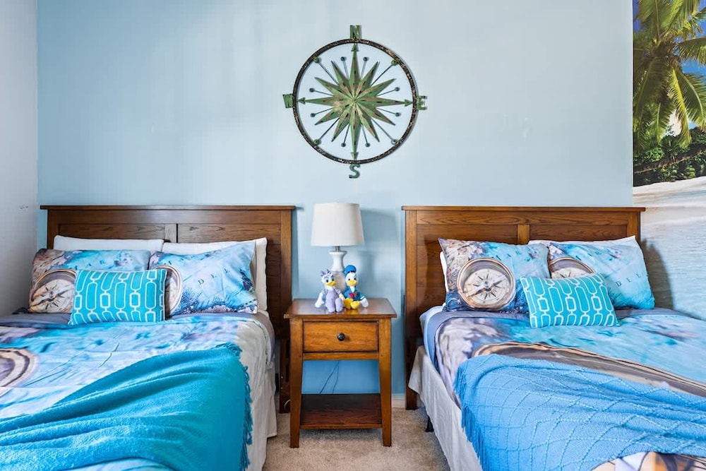 Modern Decor at West Lucaya 4 BR Wl8989