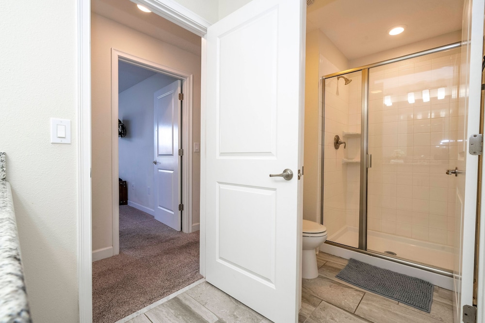 Storey Lake 4 BR With Private Pool