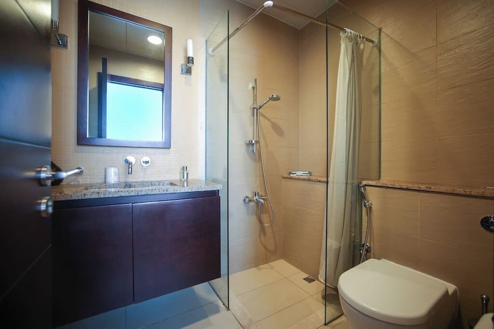 2 BD Tiara Palm Views Beach Pool Amazing Views of the Palm