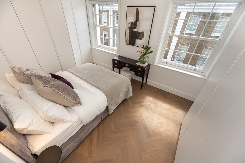 Elegant and Bright 3-bed Flat Near Sloane Square