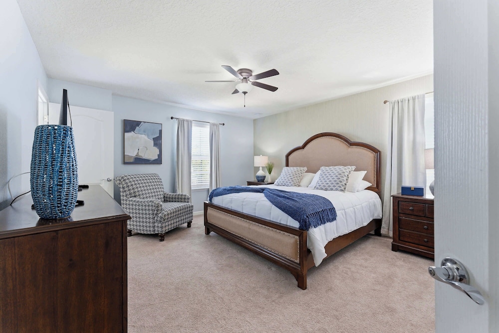 Family 6BR Home, Pool & Game Room