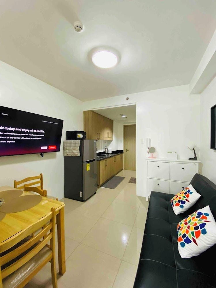 Shore 1 Tower D1 Unit 1106