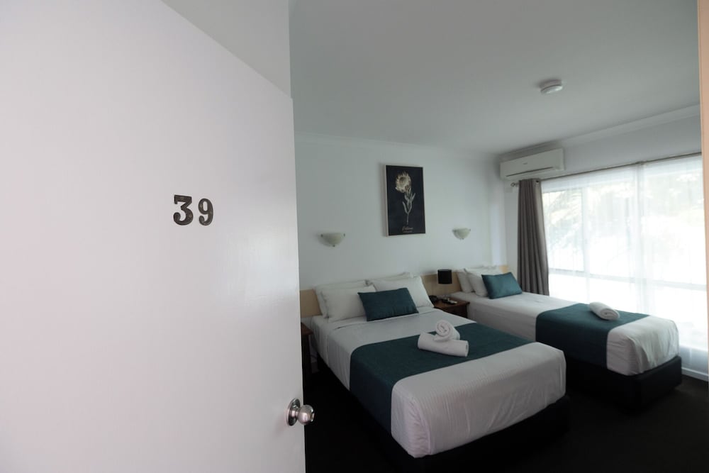 Maraboon Motor Inn