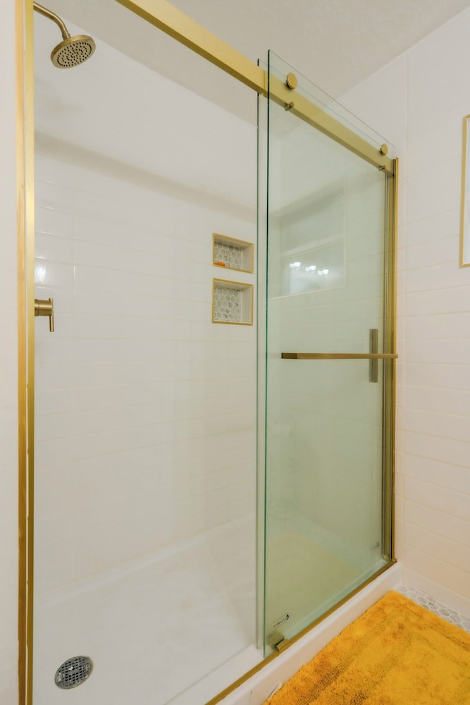 Flint and Kingscrest, LLC - Private Rooms in Shared Home
