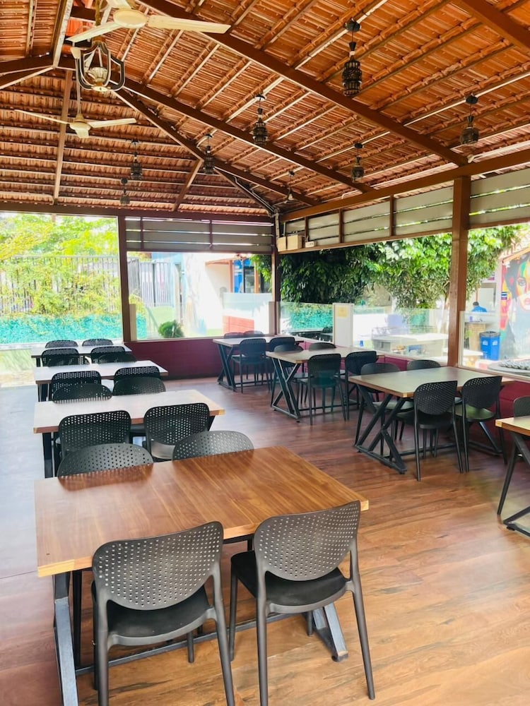 HOTEL KABAB JUNCTION
