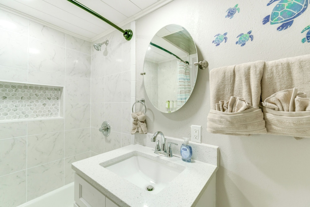 Peaceful Family Home w/ Patio in North Port!