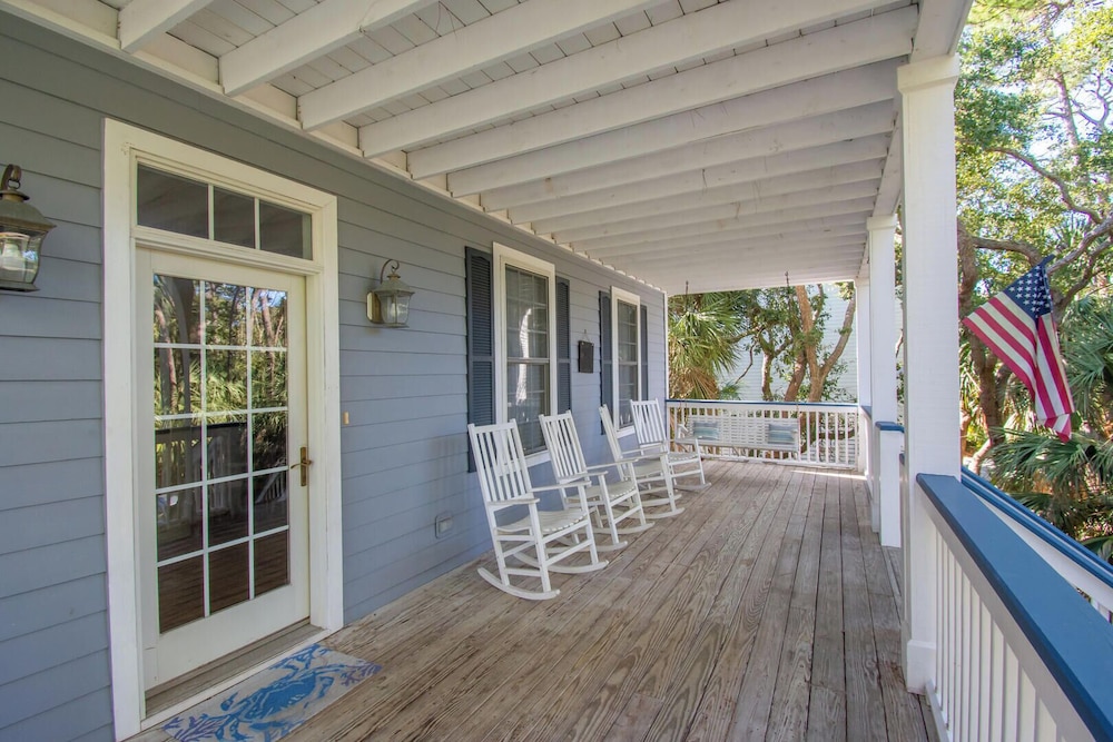 Spacious 4-bed, 4-bath Home in the Heart of Fripp Island