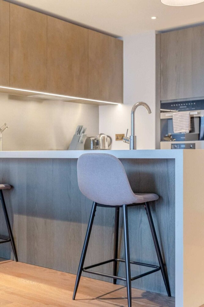 Luxurious 2BD Flat by the River Thames - Vauxhall