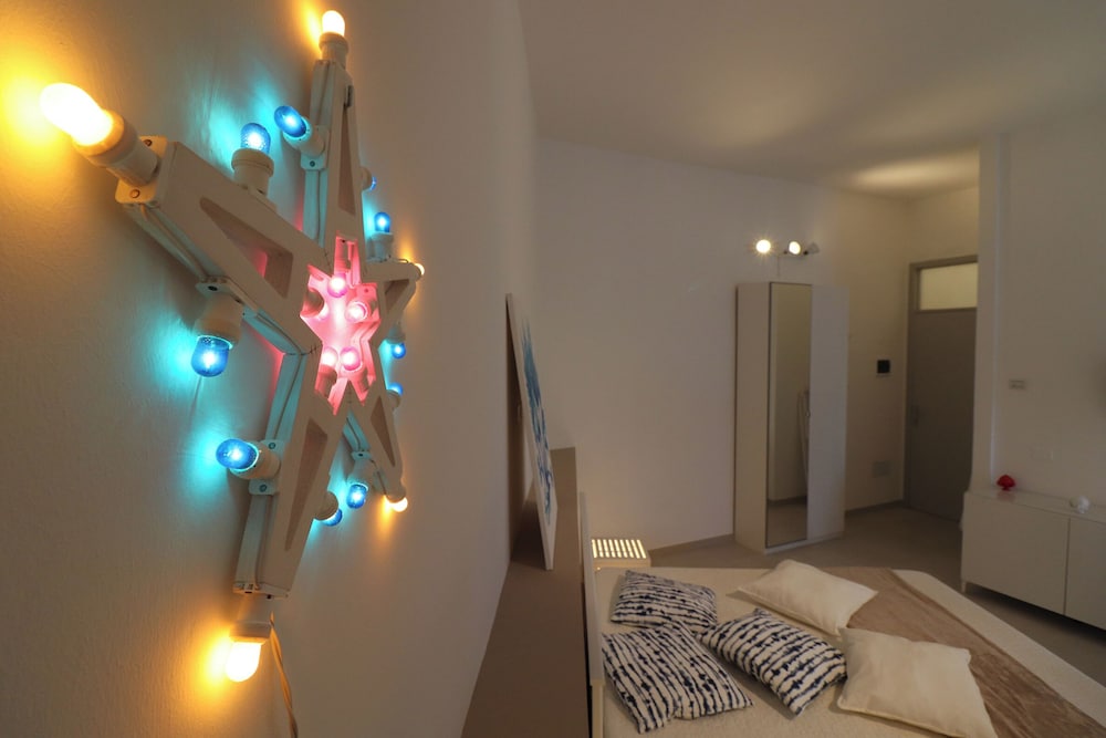 Casa Maya Modern Open-space Apartment Steps From Otrantos Seafront